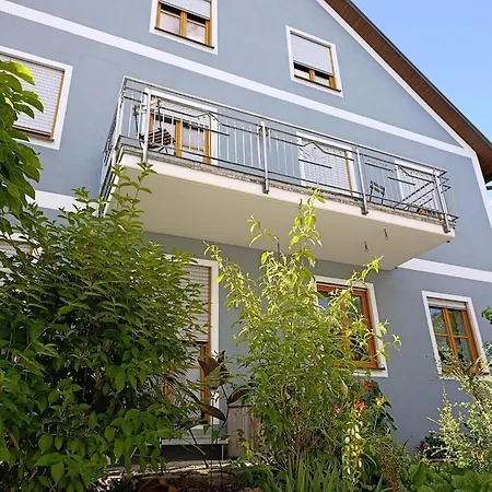 In Mit Balkon *